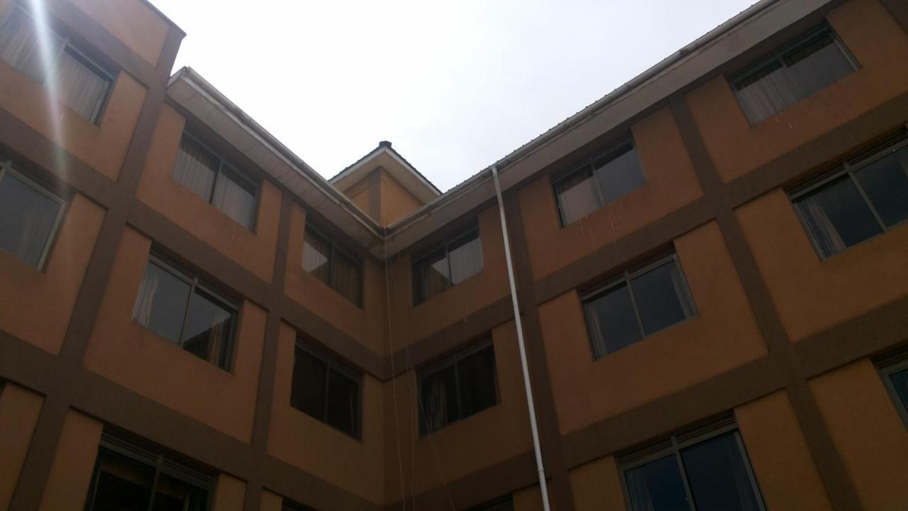Palema Crown Hotel Gulu Buitenkant foto