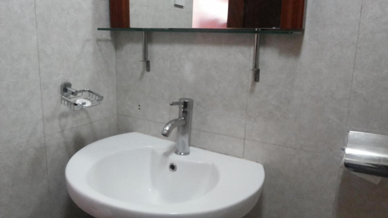 Palema Crown Hotel Gulu Buitenkant foto